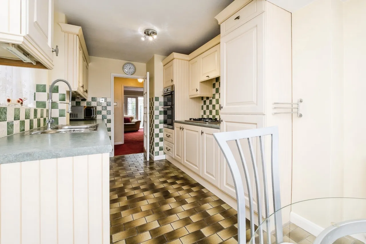 Ingleglen, Hornchurch, RM11, photo 21