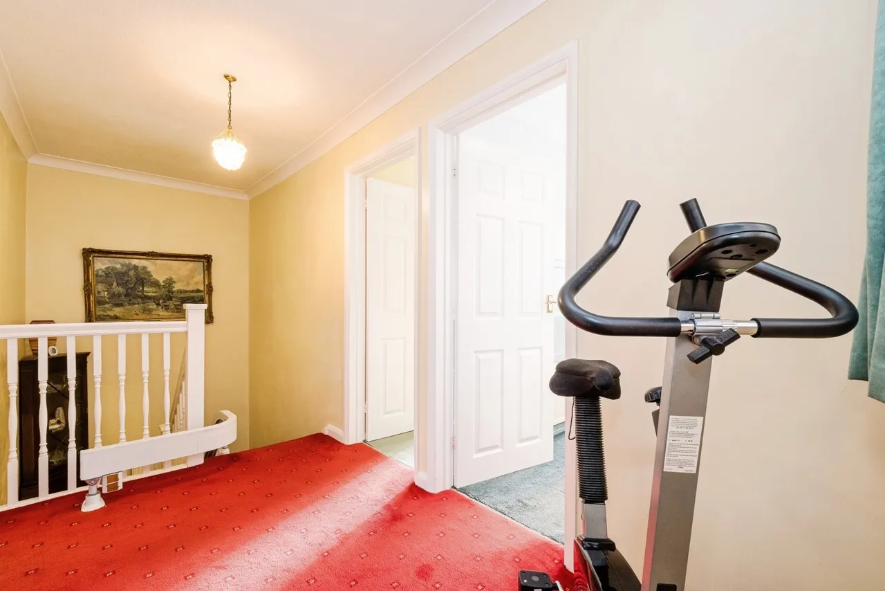 Ingleglen, Hornchurch, RM11, photo 22