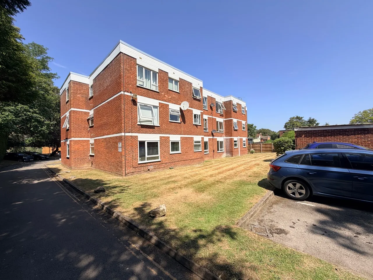 Fleet Road, Fleet, Hampshire, GU51 3PH, photo 6