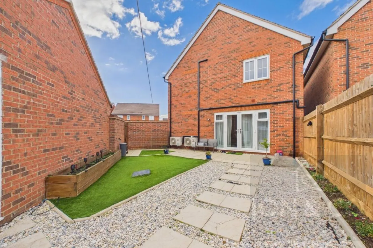 Buxton Way, Buckton Fields, NN2, photo 23