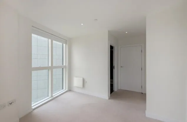 Pump House Crescent, Brentford, TW8, photo 2