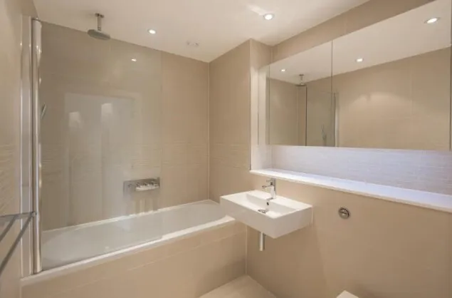 Pump House Crescent, Brentford, TW8, photo 3