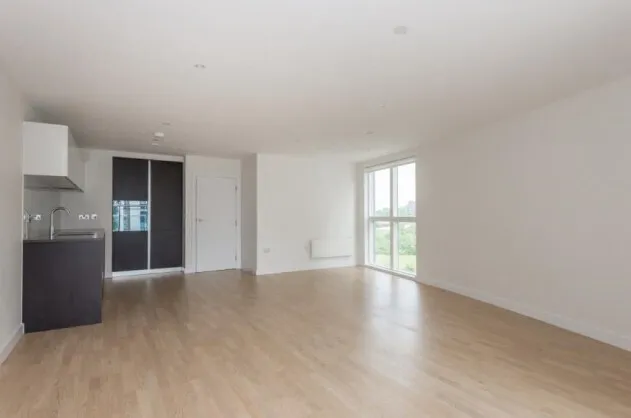 Pump House Crescent, Brentford, TW8, photo 4