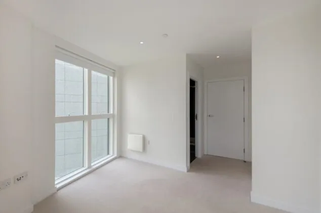 Pump House Crescent, Brentford, TW8, photo 6