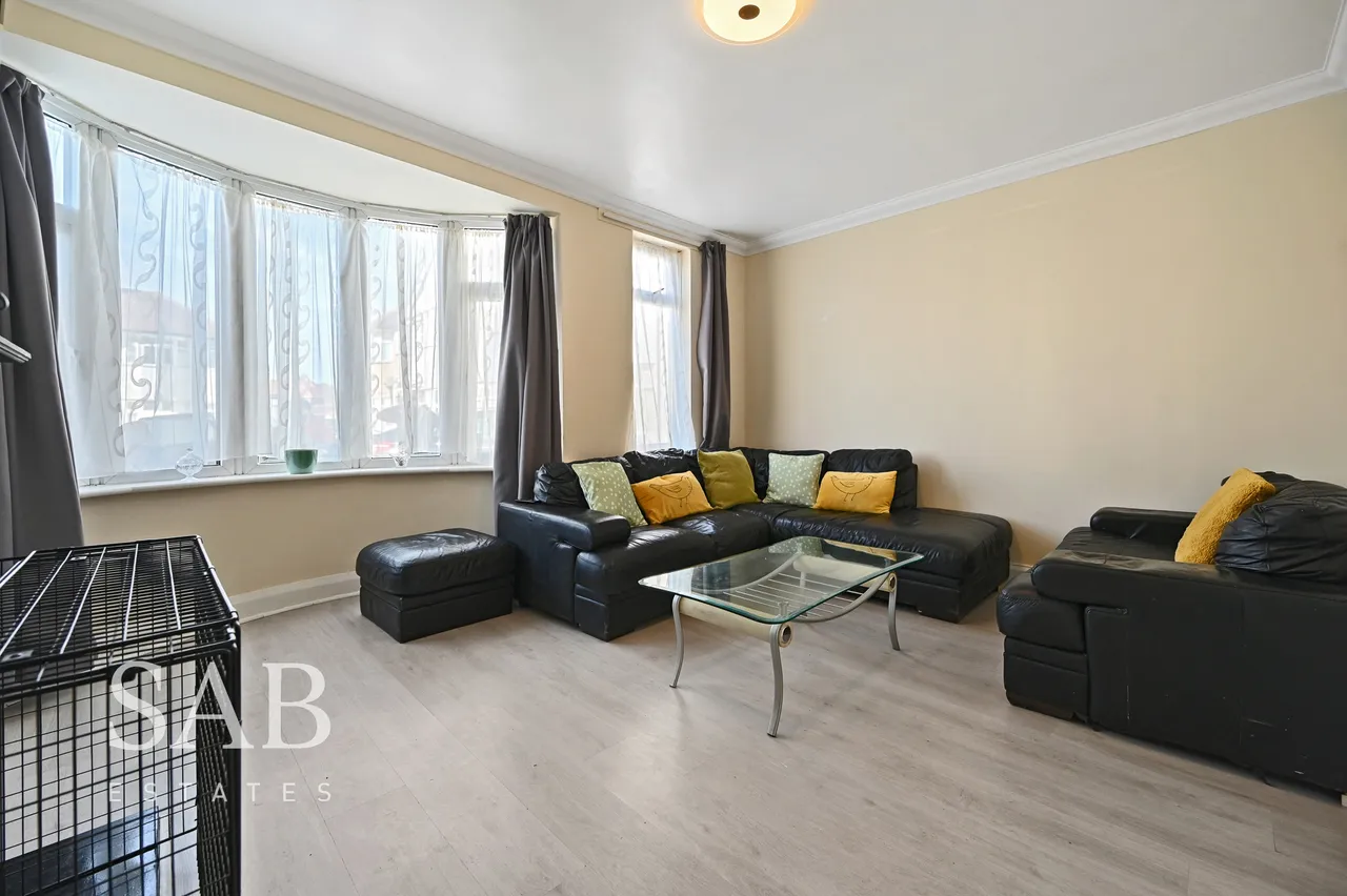 Hart Grove, Southall, UB1, photo 2