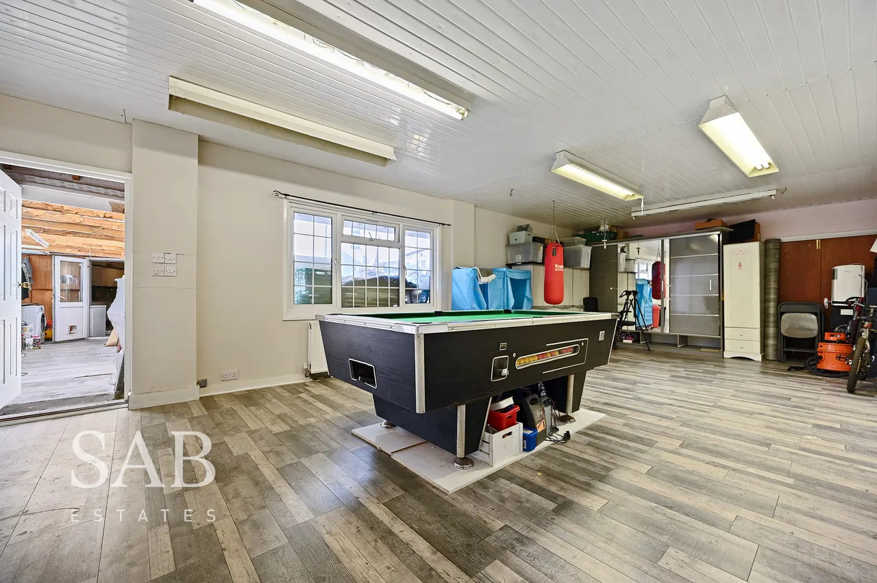 Hart Grove, Southall, UB1, photo 14