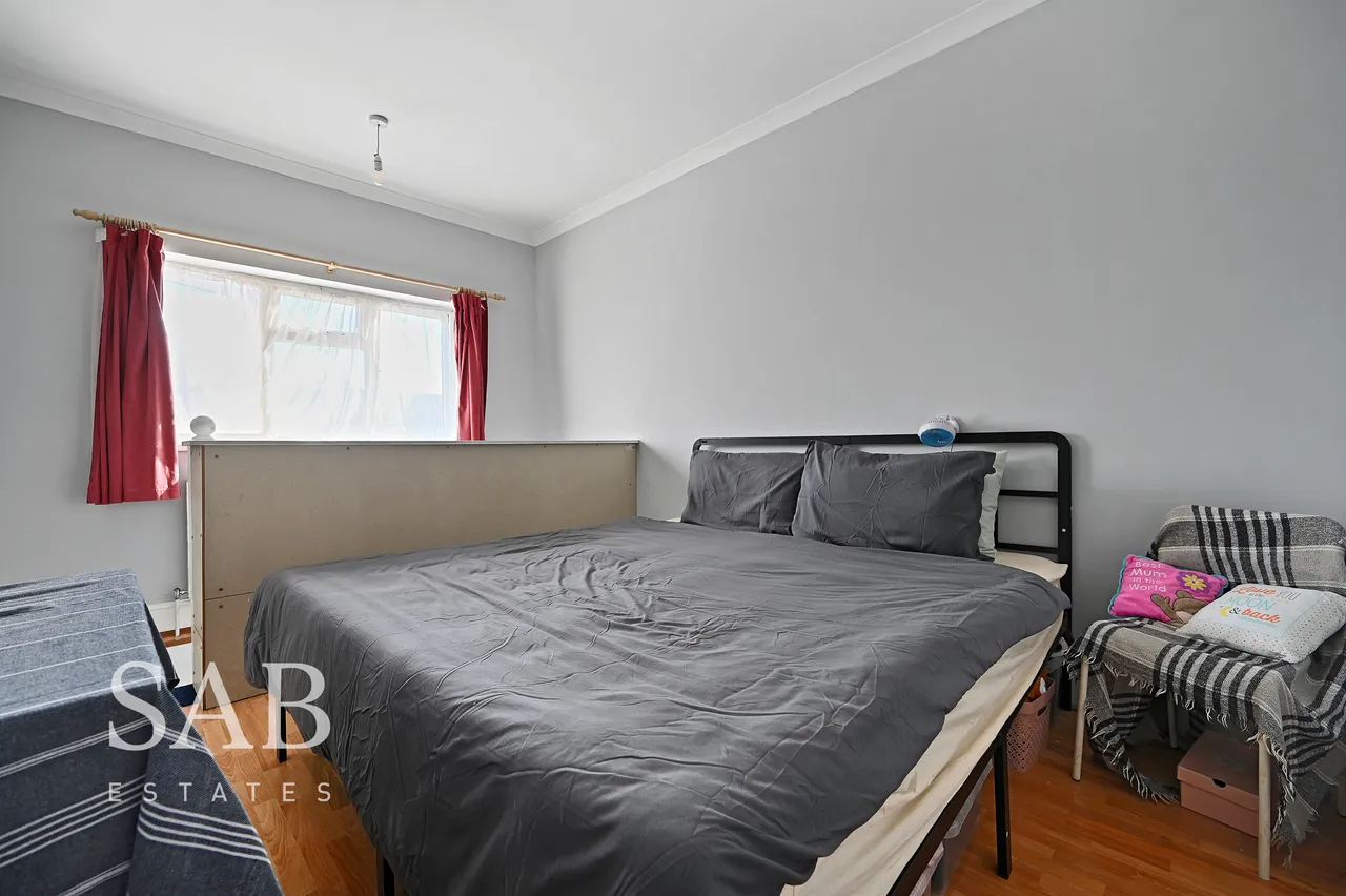 Hart Grove, Southall, UB1, photo 5