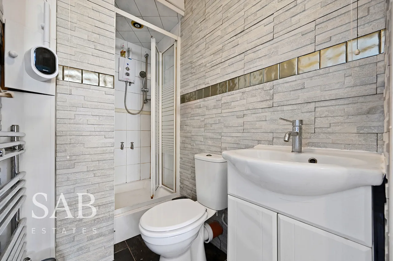 Hart Grove, Southall, UB1, photo 13