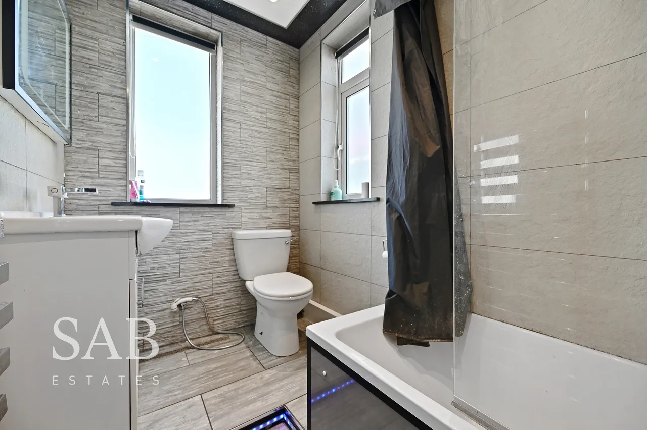 Hart Grove, Southall, UB1, photo 8