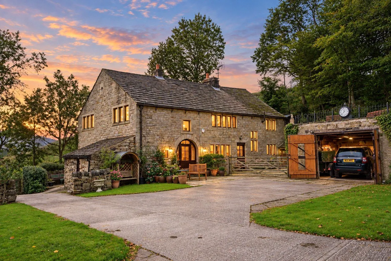 5 bed house for sale, Upper Blind Lane Farm, Brearley, HX2