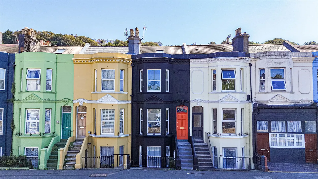 1 bed flat for sale, Queens Road, Hastings