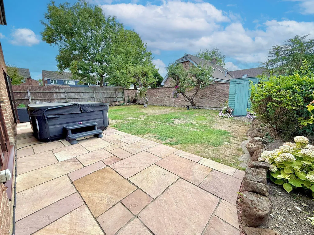 Downs Road, Dunstable LU5 4DE, photo 21