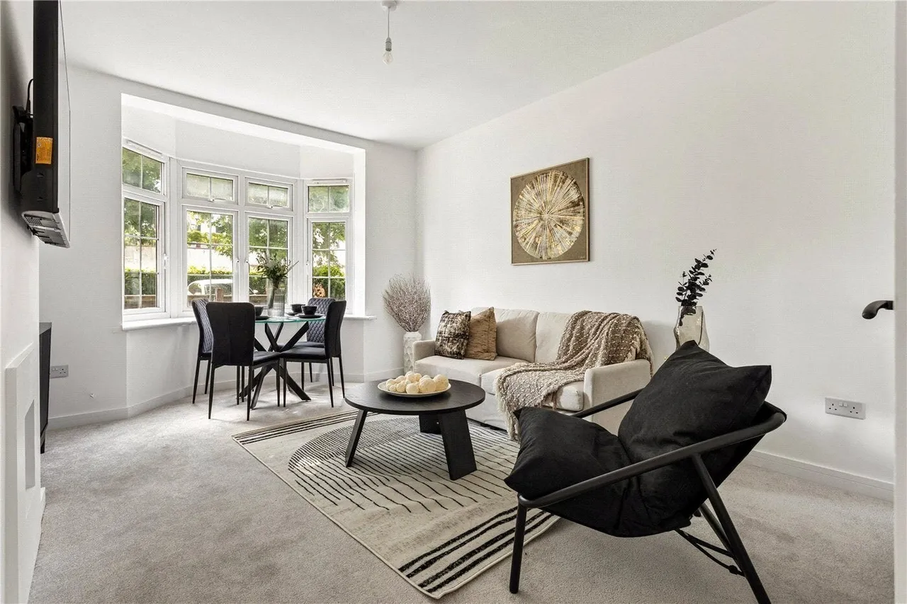 2 bed flat to rent, Garratt Lane, London, SW17