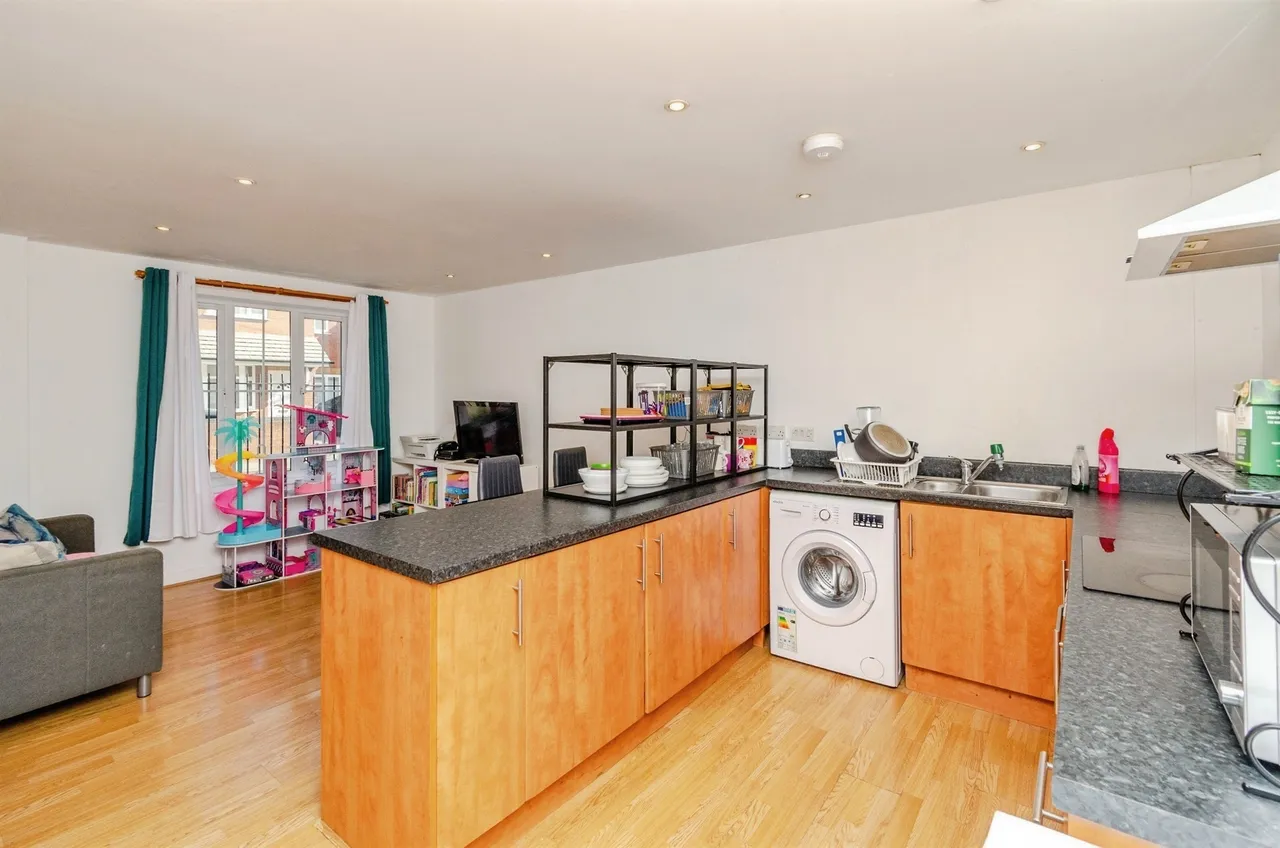 2 bed flat for sale, Acorn Street, Willenhall, WV13