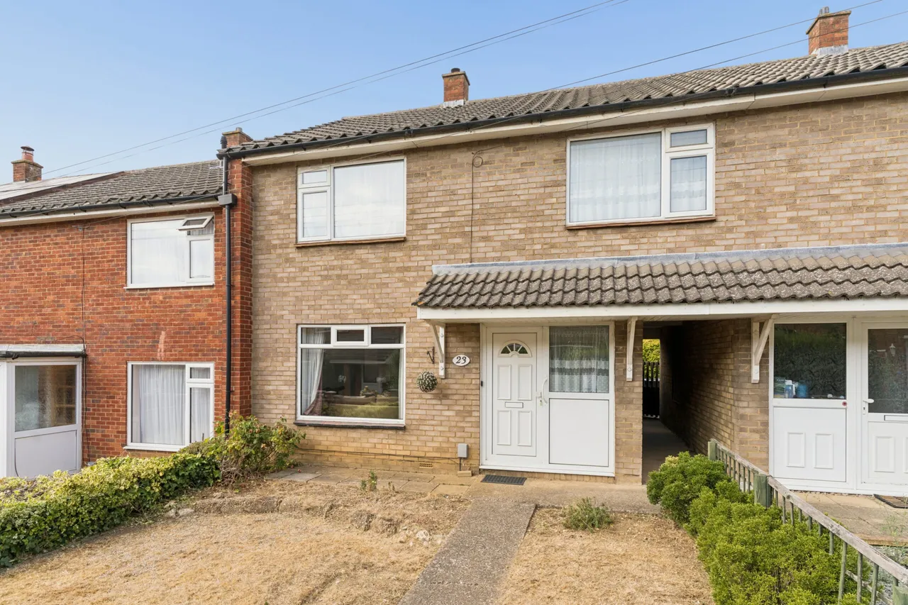 3 bed property for sale, Fox Road, Stevenage, SG1