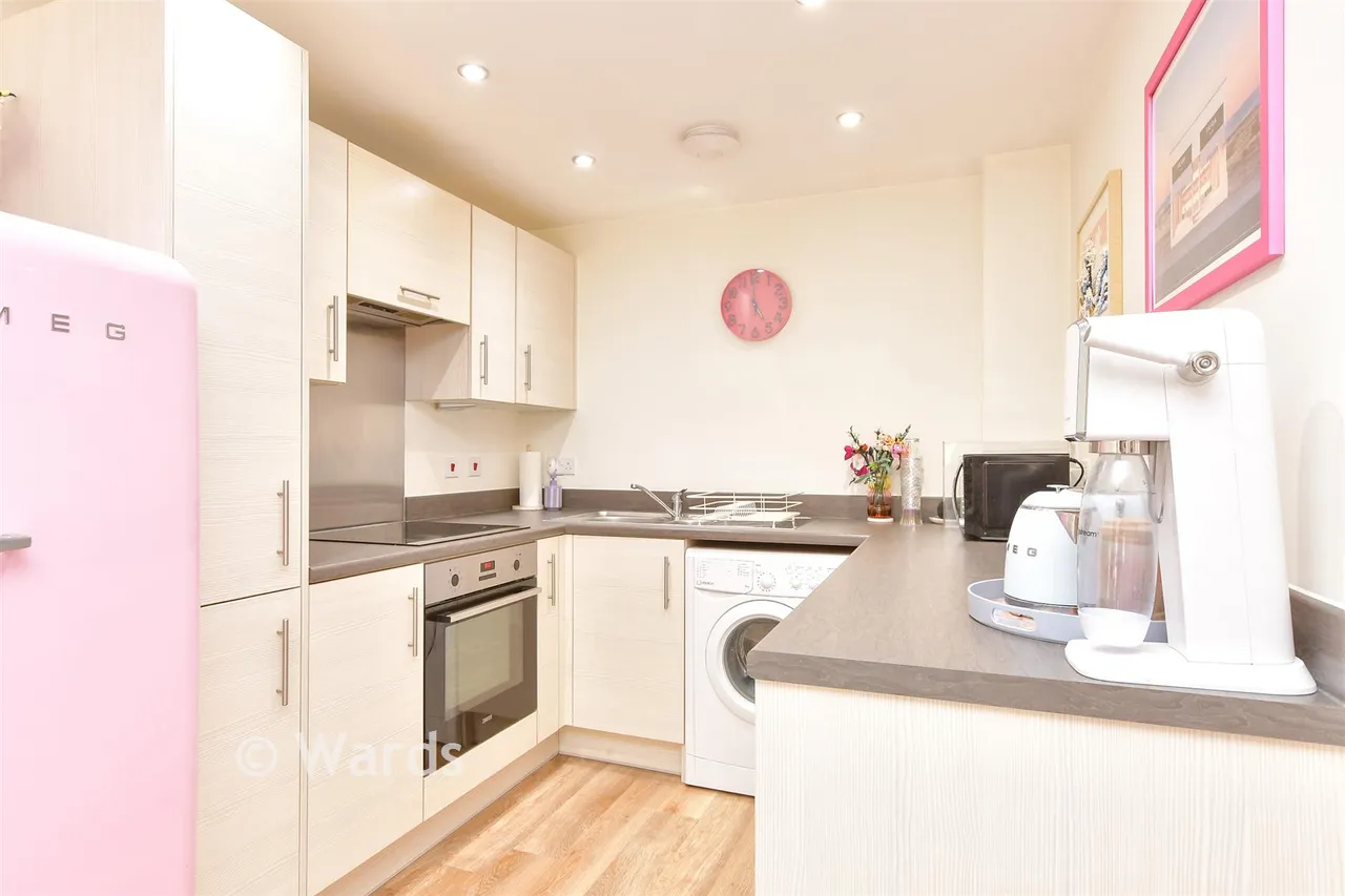 Castle Hill Drive, Castle Hill, DA10, photo 2