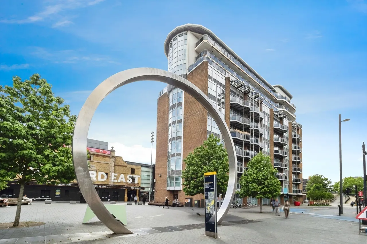 Gerry Raffles Square, London, E15, photo 4