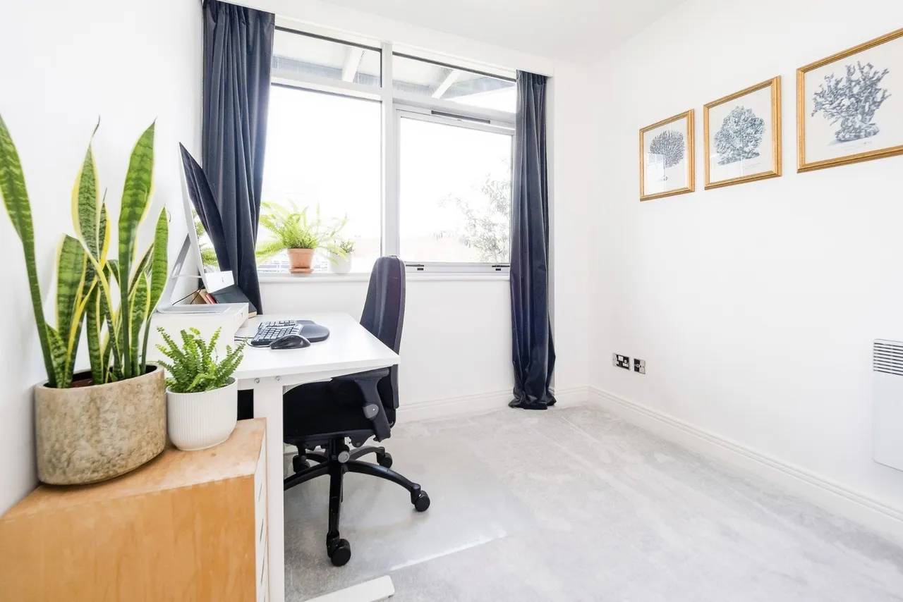 Gerry Raffles Square, London, E15, photo 13