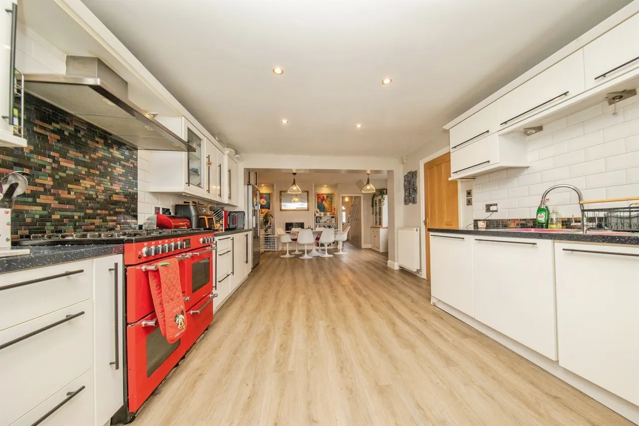 Thorpe Road, Kirby Cross, CO13, photo 3