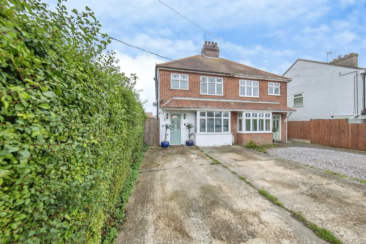 Thorpe Road, Kirby Cross, CO13, photo 2
