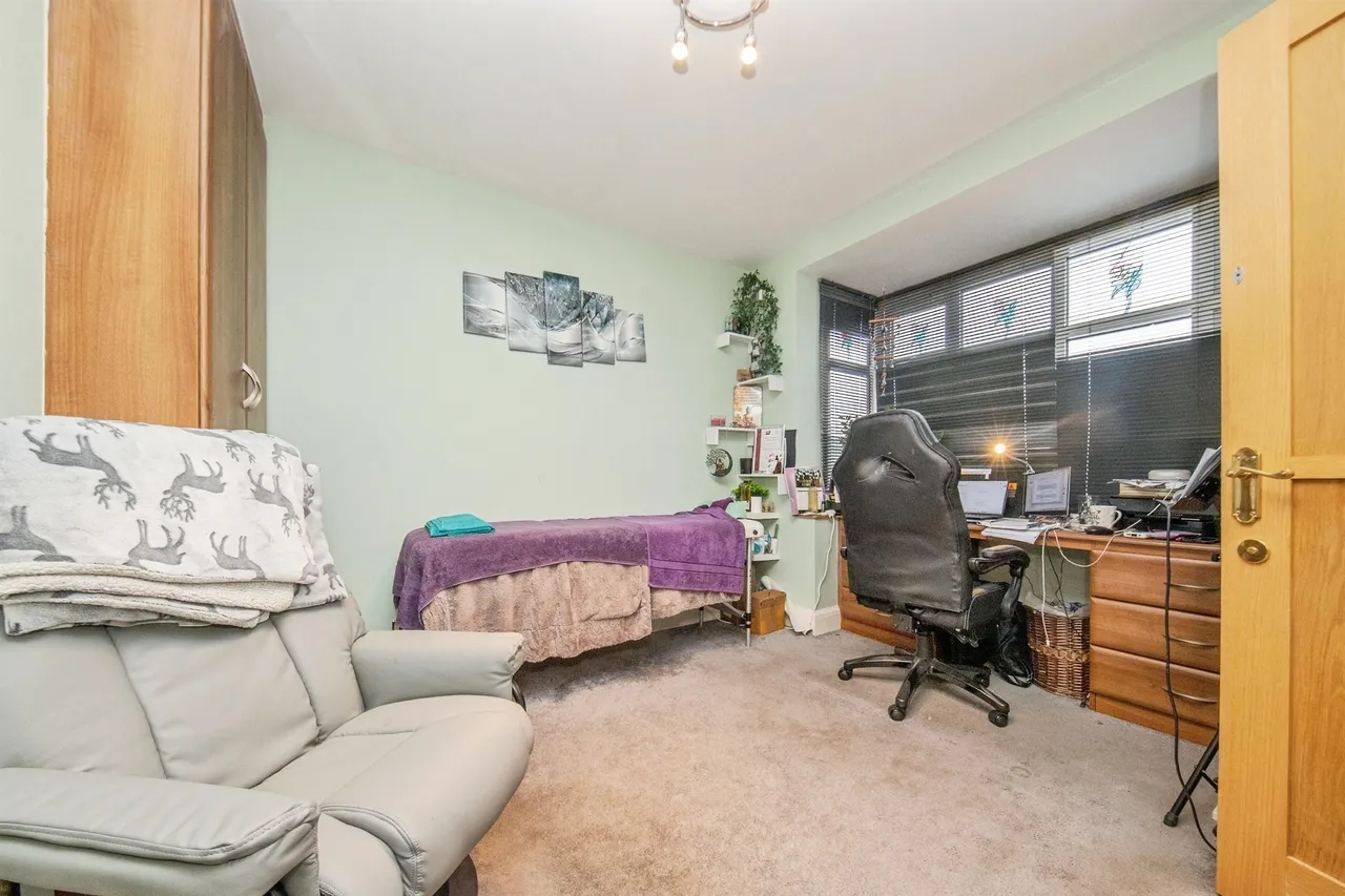 Thorpe Road, Kirby Cross, CO13, photo 8