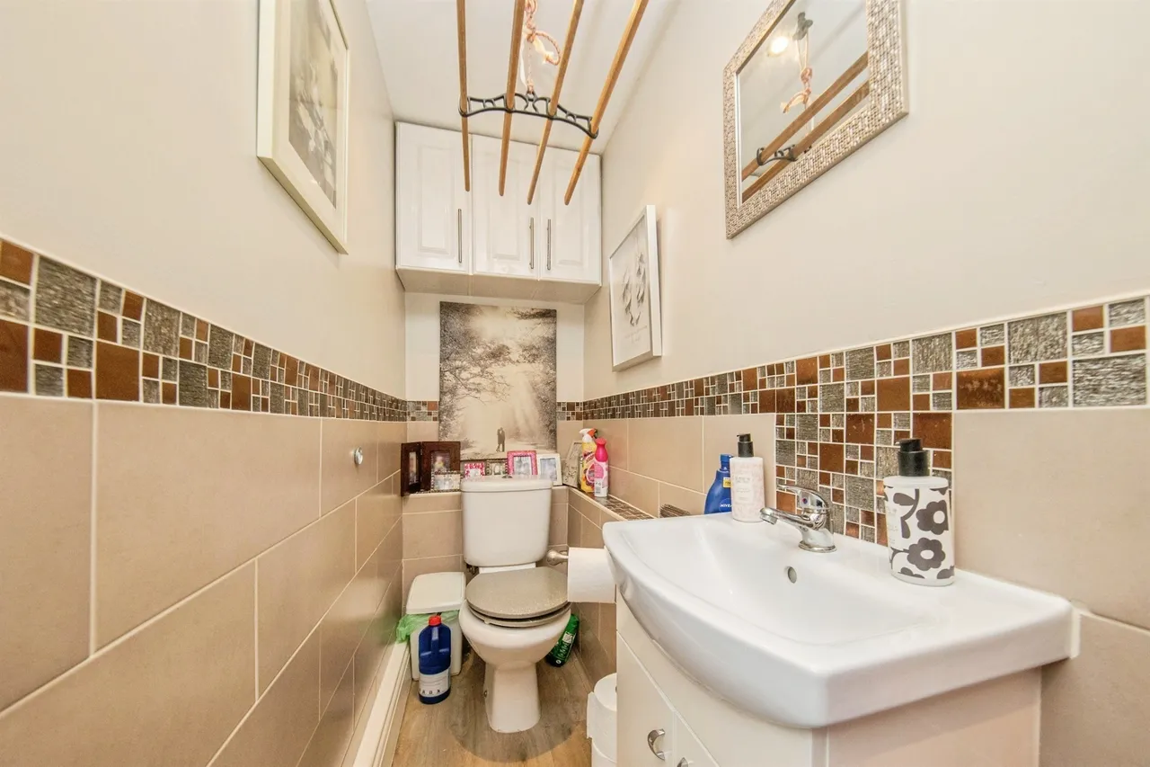 Thorpe Road, Kirby Cross, CO13, photo 7