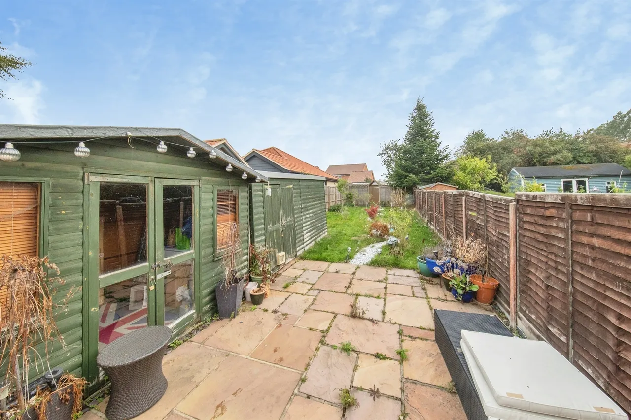 Thorpe Road, Kirby Cross, CO13, photo 15