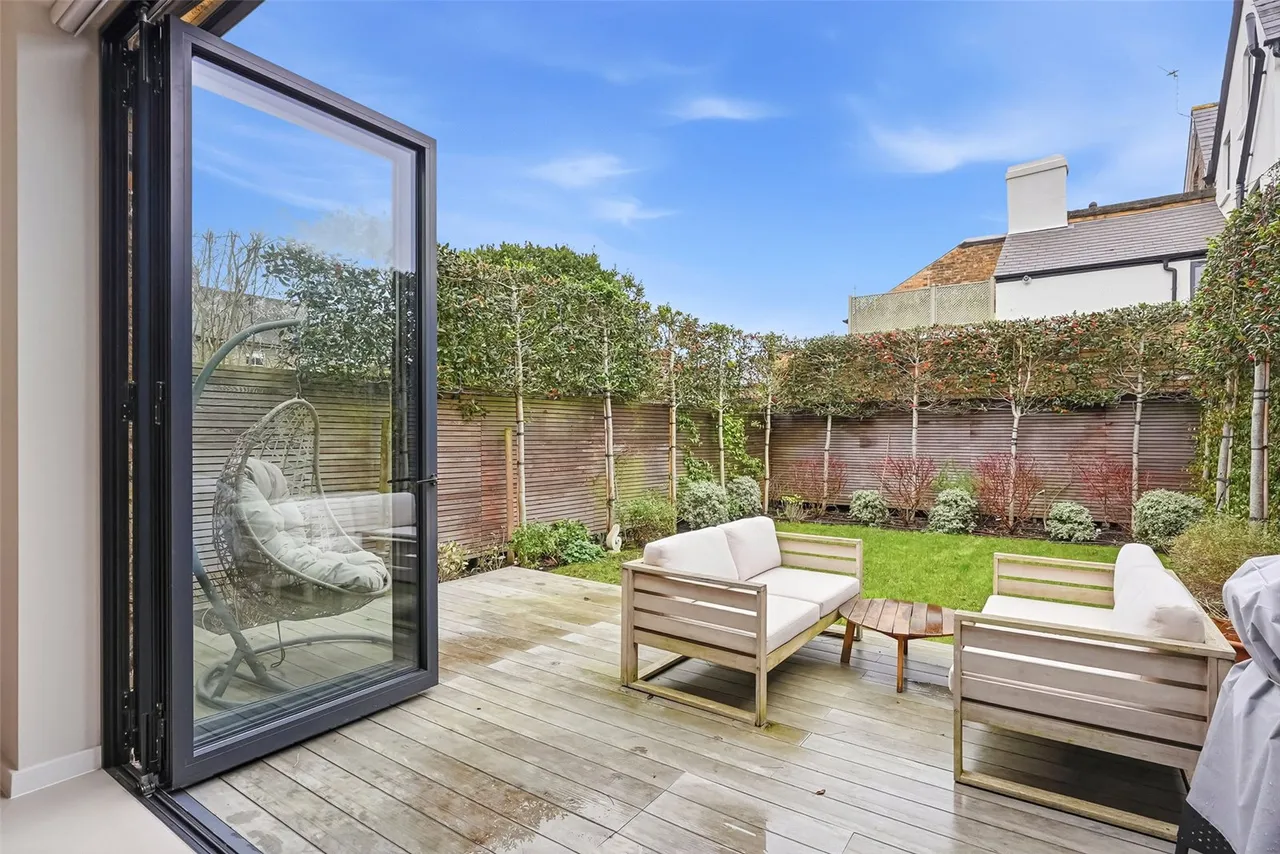Whitton Road, Twickenham, TW1 1BT, photo 15