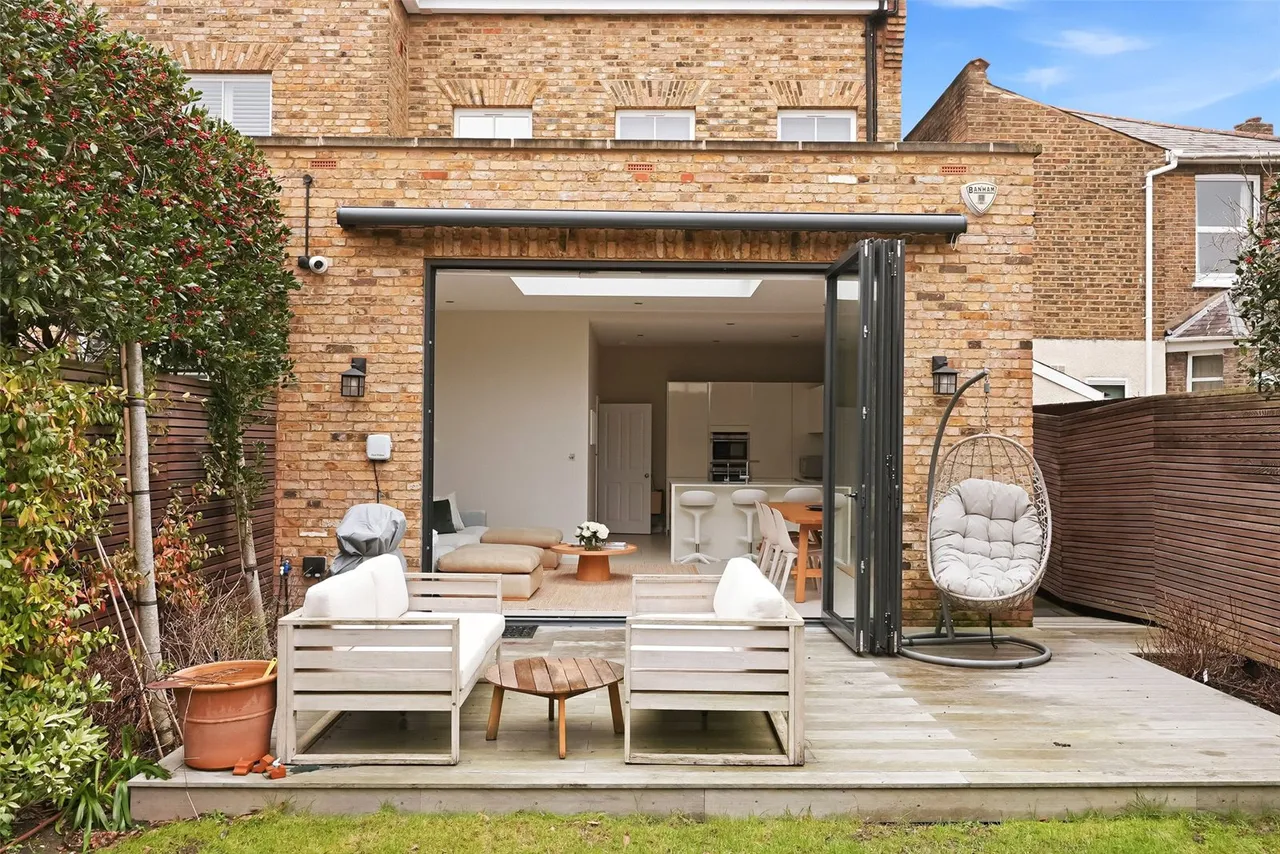 Whitton Road, Twickenham, TW1 1BT, photo 16
