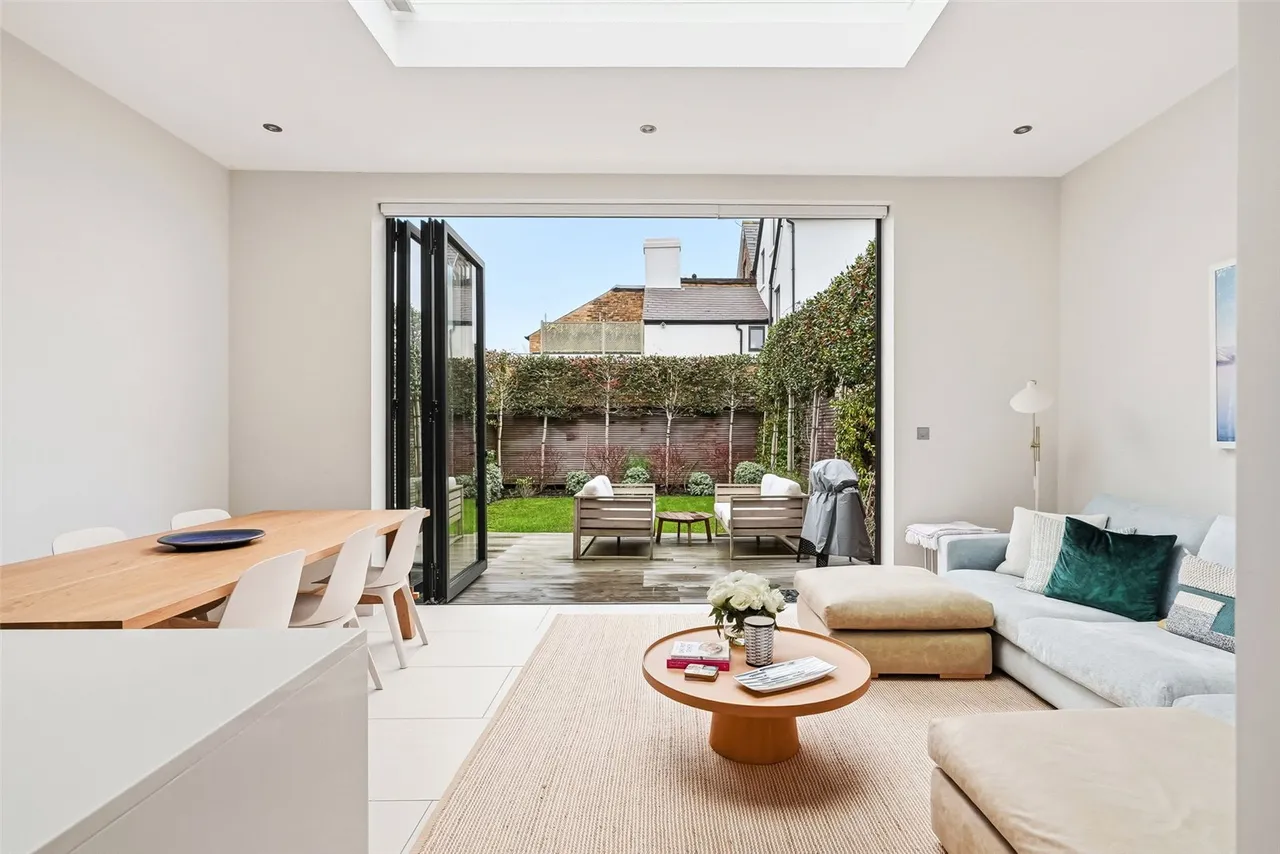 Whitton Road, Twickenham, TW1 1BT, photo 3