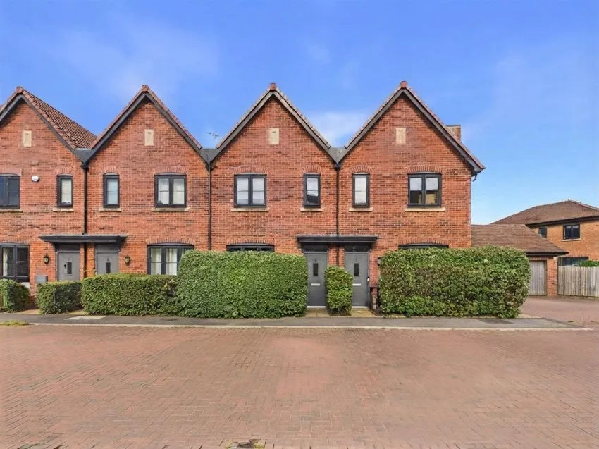 Furrow Close, Cheltenham, photo 18
