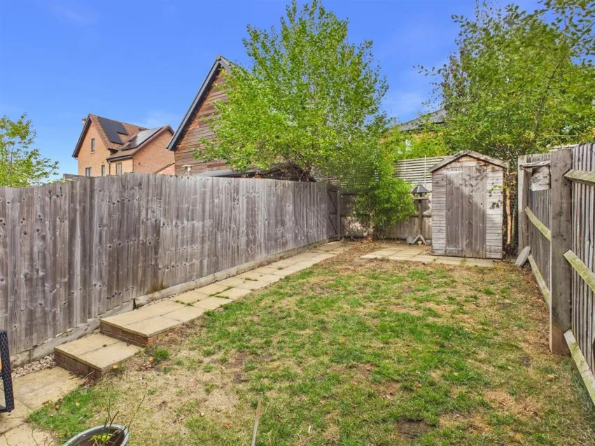 Furrow Close, Cheltenham, photo 4