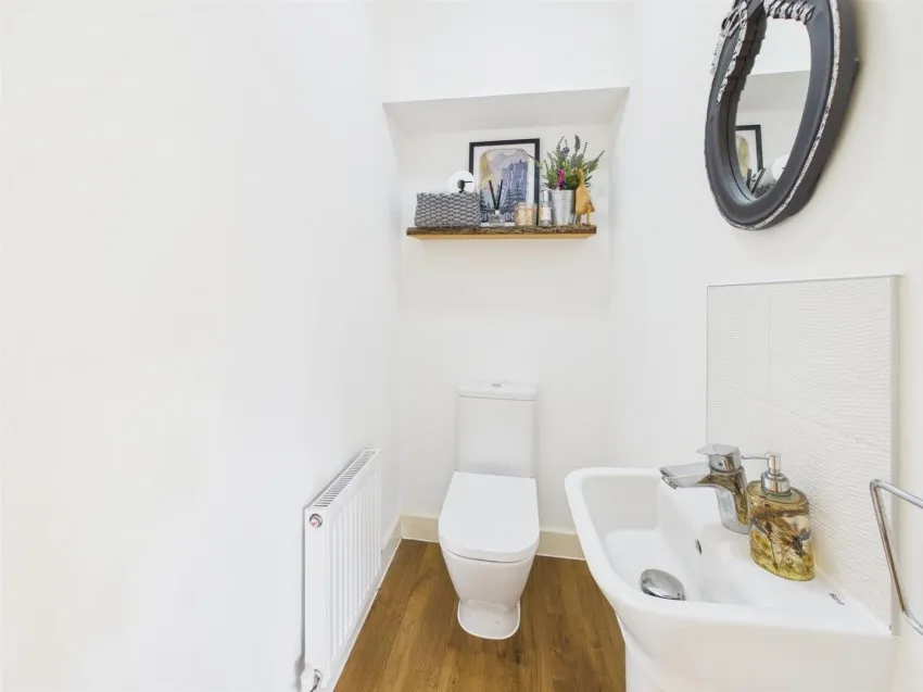 Furrow Close, Cheltenham, photo 9