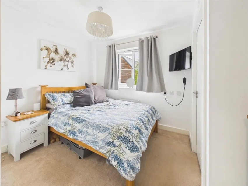 Furrow Close, Cheltenham, photo 10
