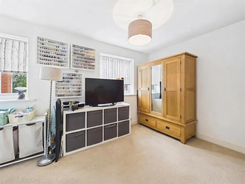 Furrow Close, Cheltenham, photo 13