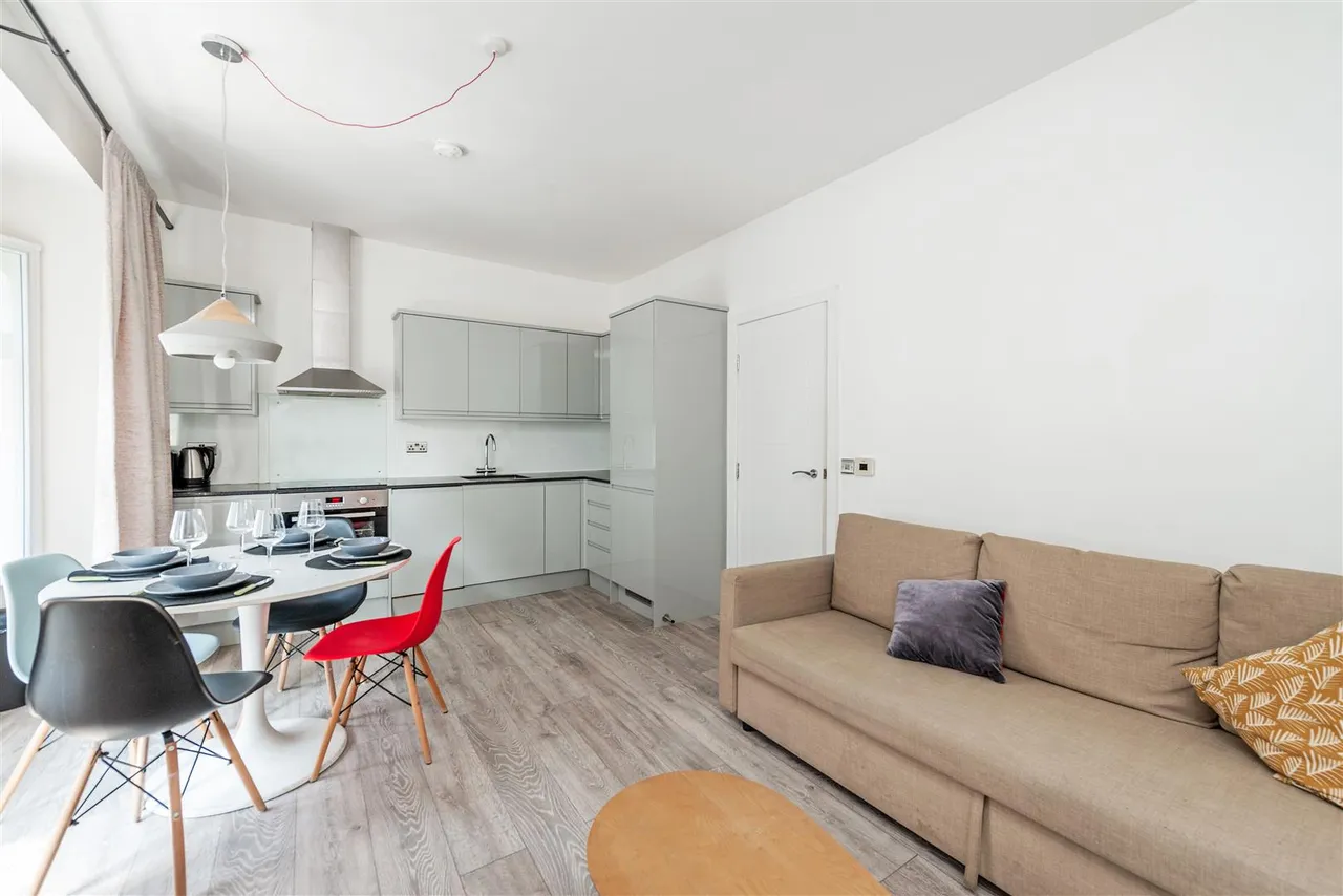 2 bed flat to rent — Kensington High Street, Kensington, London, W8 4PE