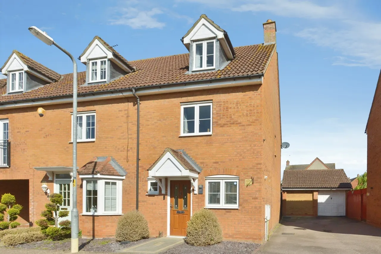 3 bed house for sale — Foxholes Close, Deanshanger, Buckinghamshire, MK19