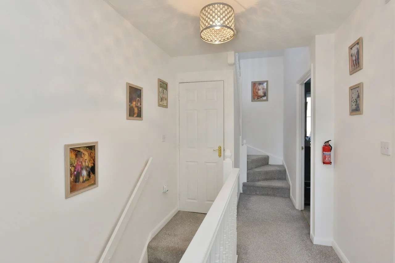 Foxholes Close, Deanshanger, Buckinghamshire, MK19, photo 16