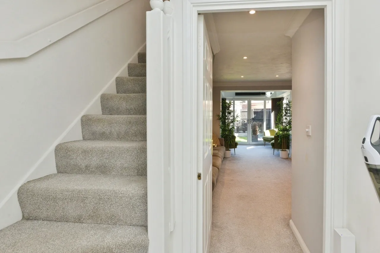Foxholes Close, Deanshanger, Buckinghamshire, MK19, photo 19