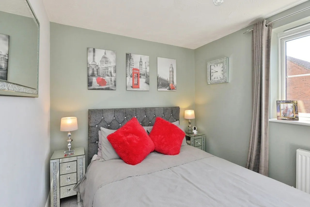 Foxholes Close, Deanshanger, Buckinghamshire, MK19, photo 12