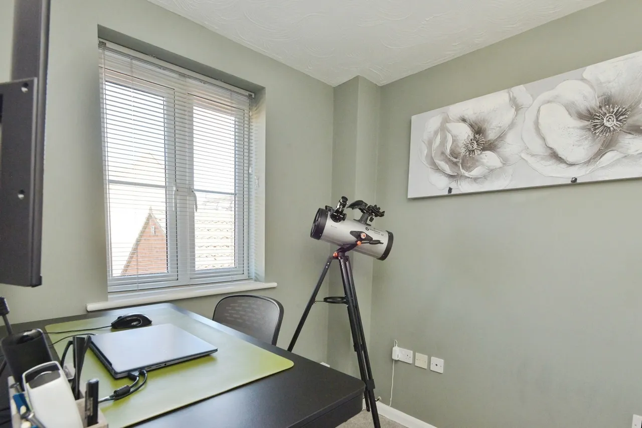 Foxholes Close, Deanshanger, Buckinghamshire, MK19, photo 13