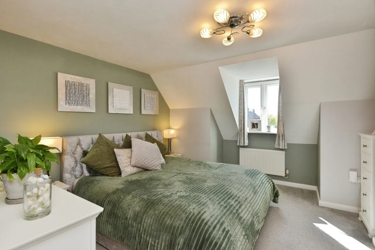 Foxholes Close, Deanshanger, Buckinghamshire, MK19, photo 9