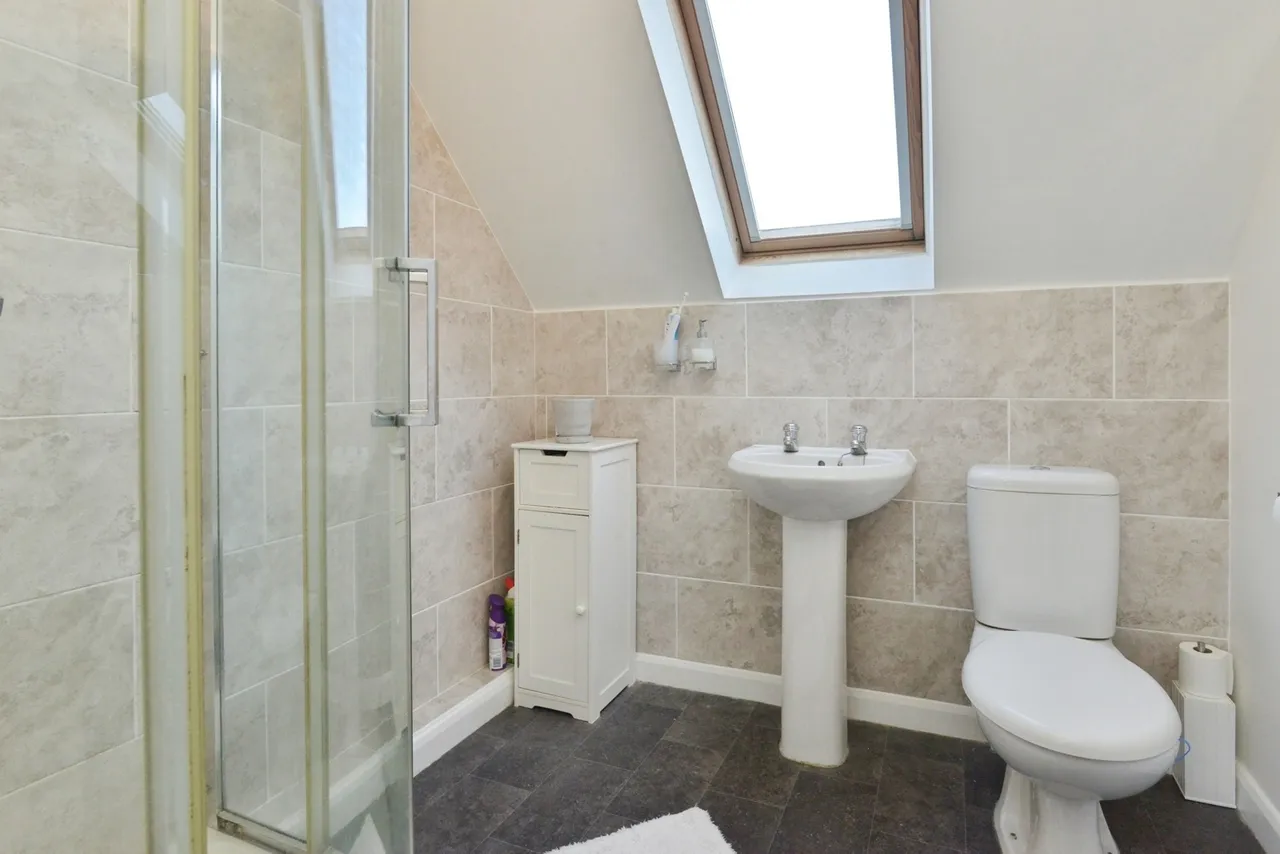 Foxholes Close, Deanshanger, Buckinghamshire, MK19, photo 17