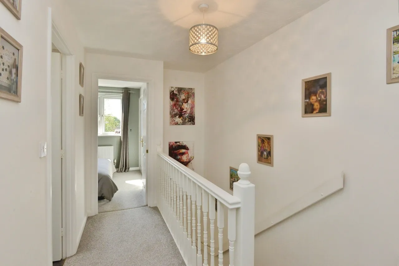 Foxholes Close, Deanshanger, Buckinghamshire, MK19, photo 14