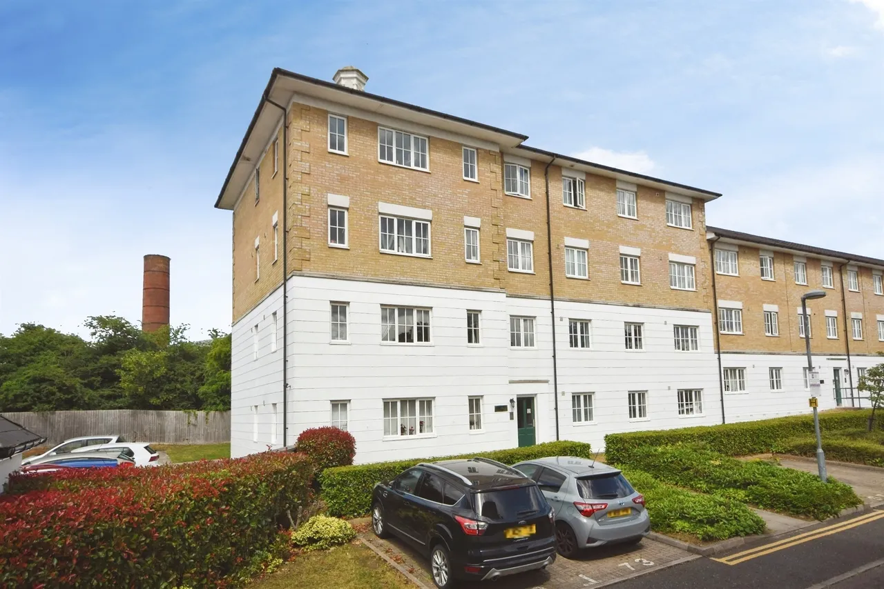 2 bed flat for sale — The Yard, Braintree