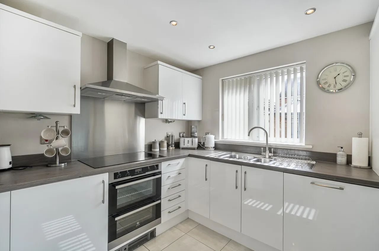 Dumas Drive, Whiteley, PO15, photo 12