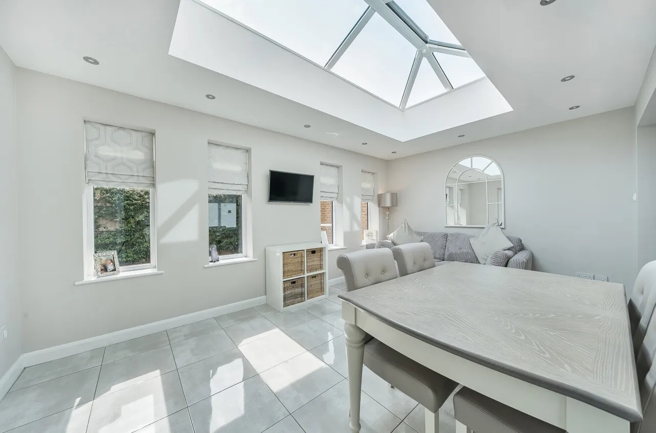Dumas Drive, Whiteley, PO15, photo 3
