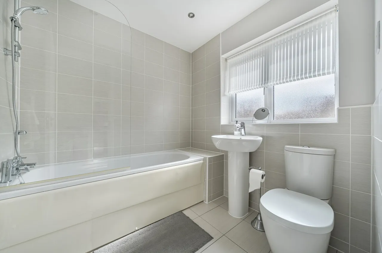 Dumas Drive, Whiteley, PO15, photo 11
