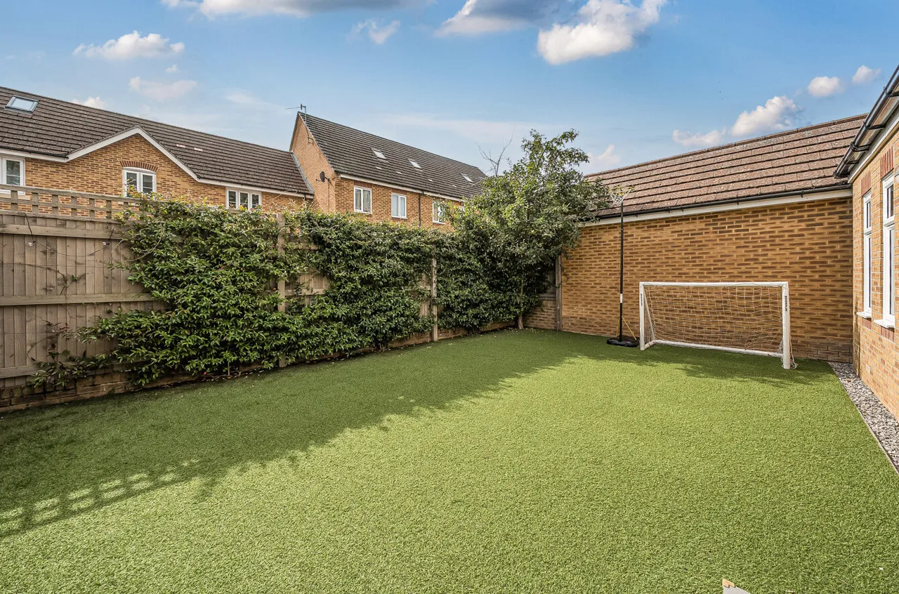 Dumas Drive, Whiteley, PO15, photo 13