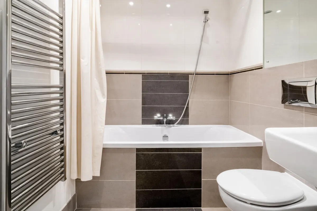 Hawkins Road, Essex, Colchester, CO2 8YS, photo 9